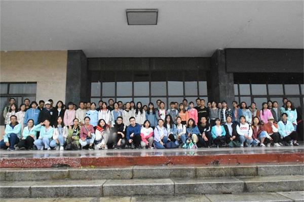 图为合影留念.JPG