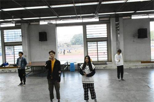 图为歌曲《杨花落尽子规啼》.jpg