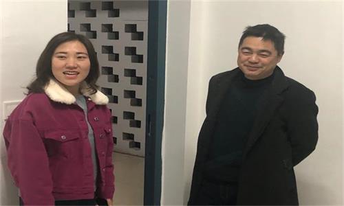 图为领导下寝慰问公司员工.jpg