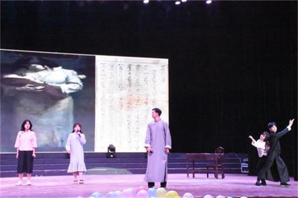 图为248cc永利集团选手朗诵《无法寄出的信》.JPG