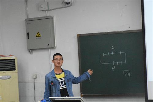 图为团委副书记孙林宏发言.JPG