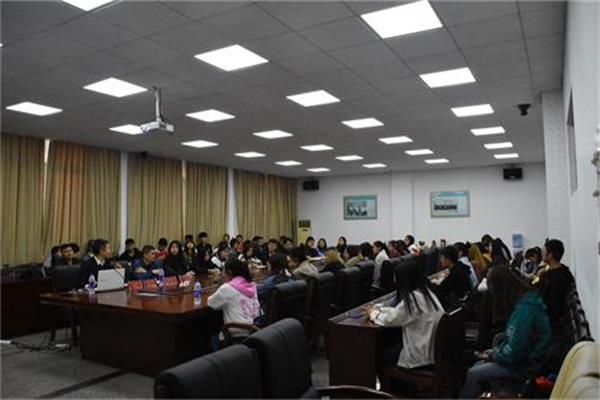 图为讲座现场 (1).JPG